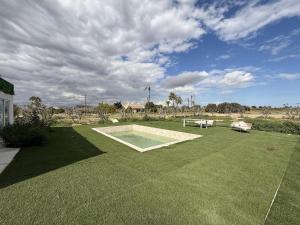 Country house with pool 10 minutes from the beach