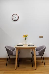 Lancaster Apartment