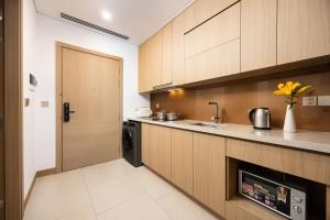 Lancaster Apartment