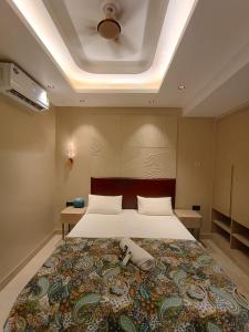 The Perch 14th- Cozy 1BHK Studio-City View-In Mall