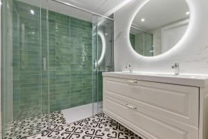 Marina View 2BR Holiday Stay by HelloDomik