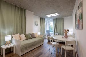 Brand New studio apartment #17 near center with FREE street parking