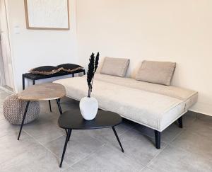 Oliviera Calm Home - 7 Min Walk to Beach View, Pool