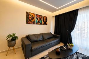 Purple Orchid Modern Studio near Metro & Free Parking