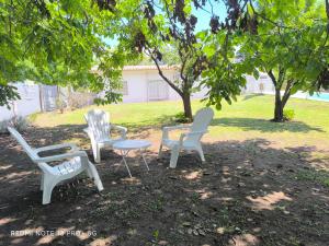 Casa hasta 10 personas.