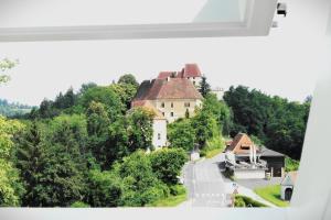 "Ferienwohnungen Karin am Seggauberg" - Panoramalage nahe dem Stadtzentrum Leibnitz