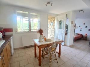 Chez Lulu Grand Studio Cote Jardin avec Veranda