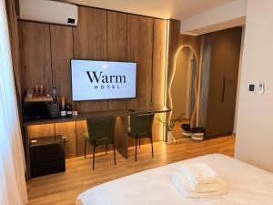 Warm Central ApartHotel