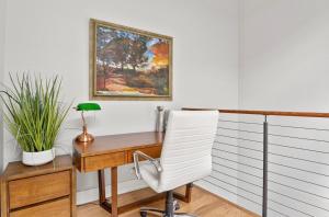 Beautiful NYC Style 2 Story Townhouse
