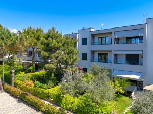 Wide Beach Apartments 236