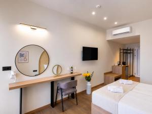 Venezia Sea Side Suites