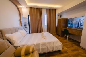 Alexandrite Studio at Royal Oceancrest Condominium