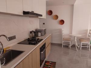 One bedroom Apartment with Great View & Heated Pool on 11th Floor