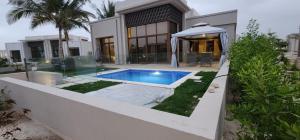 Yasmin VILLA , HAWANA