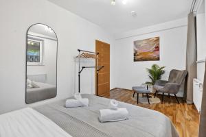 Family Stay in Old Town with Private Parking