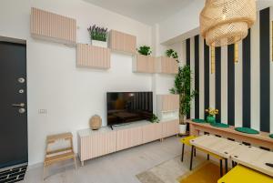 Sunny 1-Bedroom Apartment with Balcony & Parking