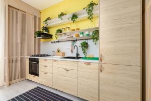 Sunny 1-Bedroom Apartment with Balcony & Parking