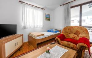 1 Bedroom Amazing Apartment In Porec