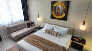 Golden Halo Studio - Nai Harn Beach