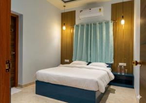 Raj Royal Hotel