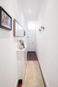 Luxury 2 bed 2bath Roof terrace in Clapham Jn Mins to Victoria Waterloo Gatwick