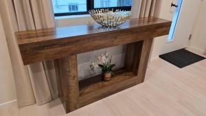Luxury 2-Bedroom Near Cedars-Sinai & Rodeo Drive Walk to markets and restaurants
