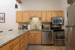 Beaver Village Unit #0833R