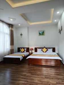 Nhà Góc Phố