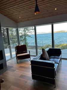 Scenic Lakeview Cottage near Þingvellir - Sleeps 6