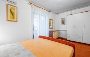 Lovely Apartment In Porec With Wifi