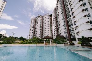 V&V at Royal Oceancrest Condominium for Staycation