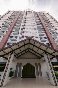 V&V at Royal Oceancrest Condominium for Staycation