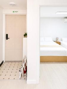 Free parking,2R3B,Olympic Park,Gangnam COEX,KSPO,Samsung Hospital,Lotte World,Seokchon Lake