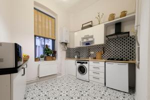 Stylish & High Ceiling Apt Around Galata Tower
