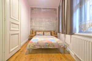 Stylish & High Ceiling Apt Around Galata Tower