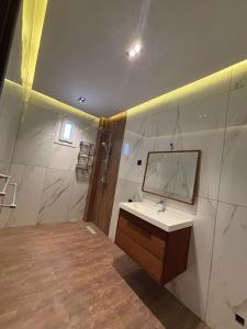 Alzuhra Guest House