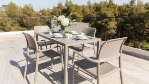 Elegant Marousi Stay with Scenic Balcony