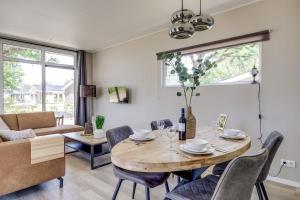 Stijlvol 4-persoons chalet in Betuwe, Zennewijnen