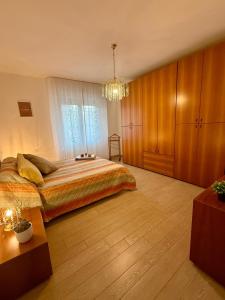 Camelia house