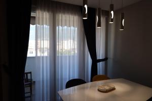 Roshi apartment