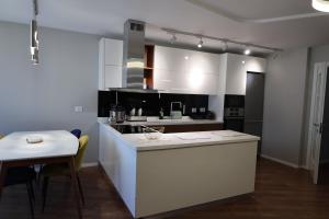 Roshi apartment