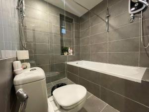 Gon De Home - Private 6BR Home in D1