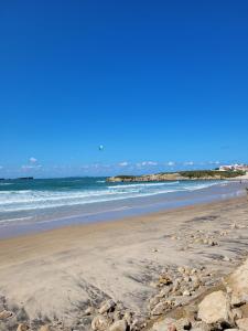 Baleal Beach Apt - Modern Coastal - Sleeps 4-6