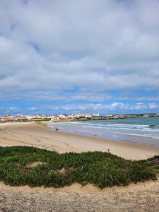 Baleal Beach Apt - Modern Coastal - Sleeps 4-6