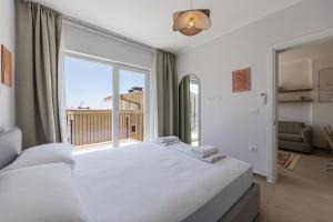 Summer Bliss 1BR Apartment Lemon Residence by PikHost