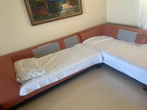 Beautiful Beachfront Apartament with Sea View Balcony