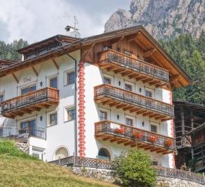 Pension Tinahof Wolkenstein in Gröden Italien