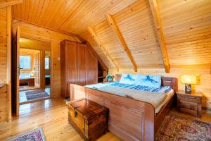 Chalet Six Hearts