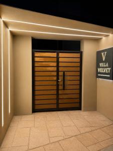 Villa Velvet Premium