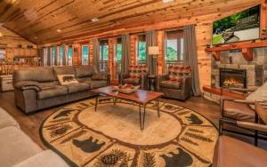 Cliffside Mountain View - Private indoor pool, gorgeous views, theater, game room, and more!